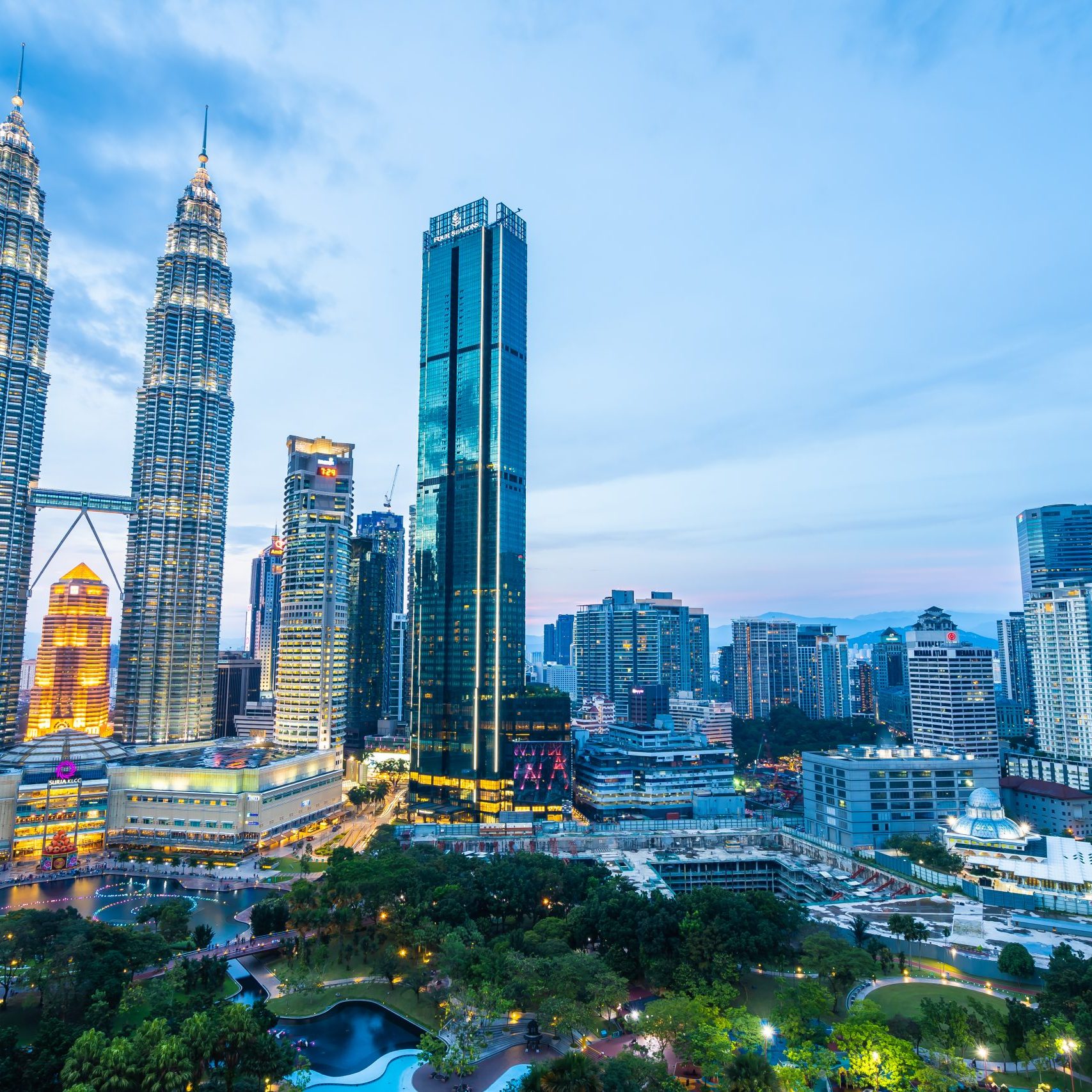 Beautiful architecture building exterior city in kuala lumpur skyline at night